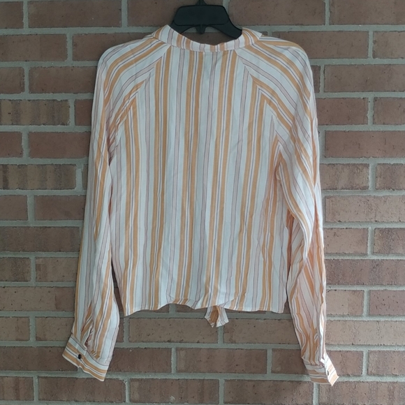 Love Fire | NWT Tie Front Long Sleeve Button … - Picture 4 of 4